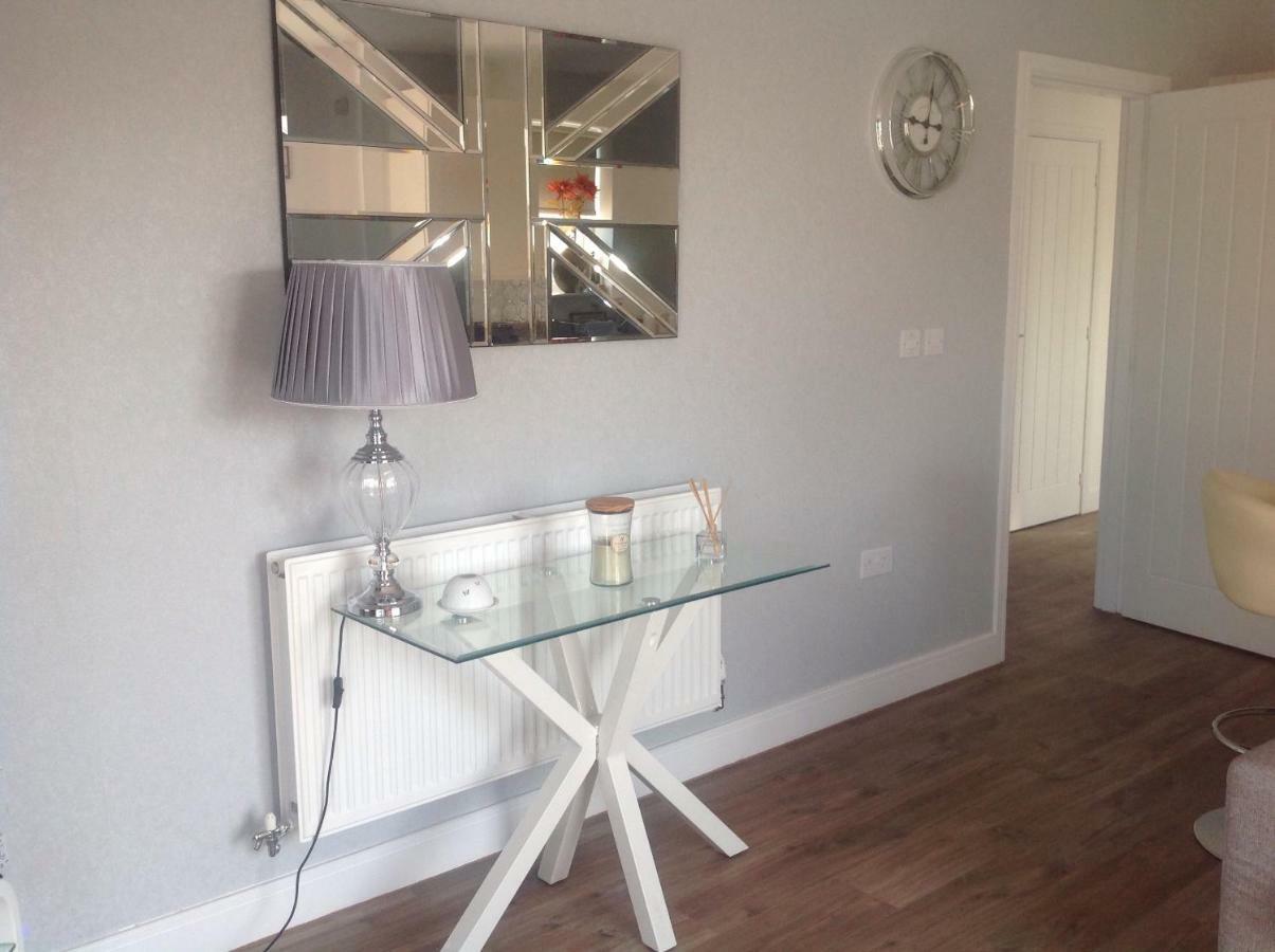Luxury Riverside 2 Bedroomed Apartment With Balcony Newport  Exteriér fotografie